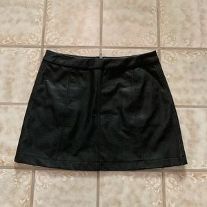 BB Dakota Jack black leather mini skirt
